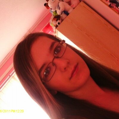 Profile Picture of Zoe Bradley (@zoebradley2) on Twitter