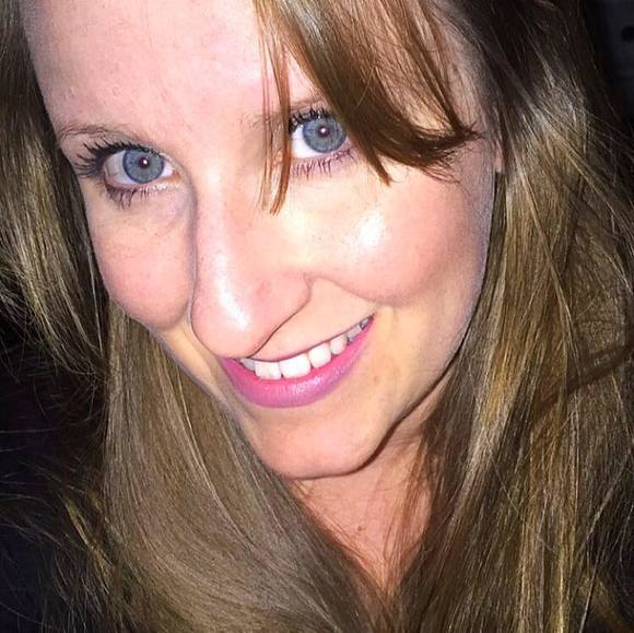 Profile Picture of Kelly Moore (@kellyrenemoore) on Poshmark