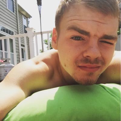 Profile Picture of Tavis Clore (@Tavis_Lee_Clore) on Twitter