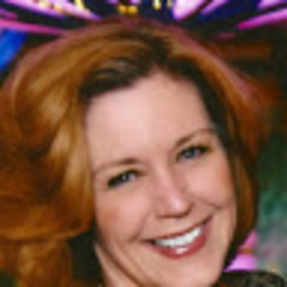 Profile Picture of Lori Christian hathaway (@lorichristia551) on Poshmark