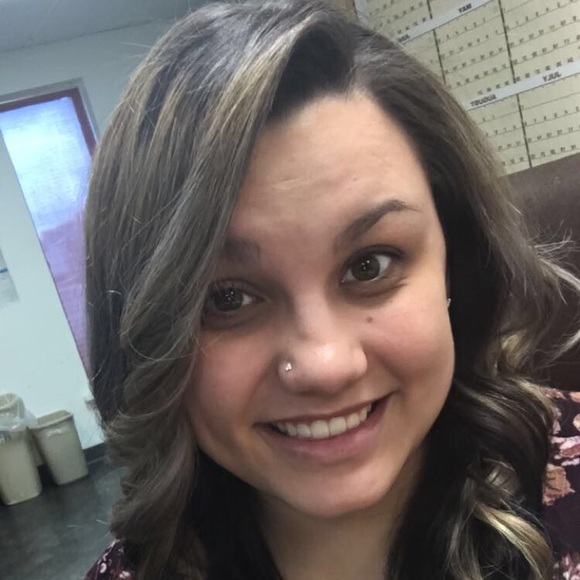 Profile Picture of Brittany Ibsen (@brittanyibsen97) on Poshmark