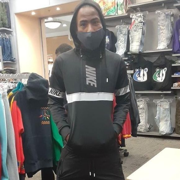 Profile Picture of Travis Johnson (@bean223) on Poshmark