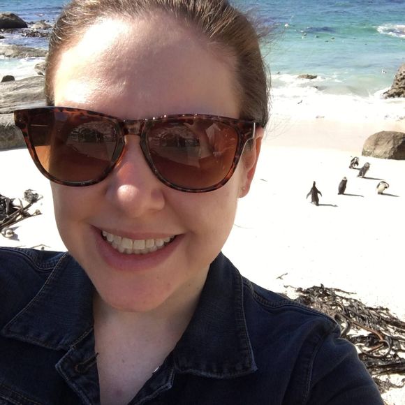 Profile Picture of Lisa Jablonski (@lisajabl) on Poshmark