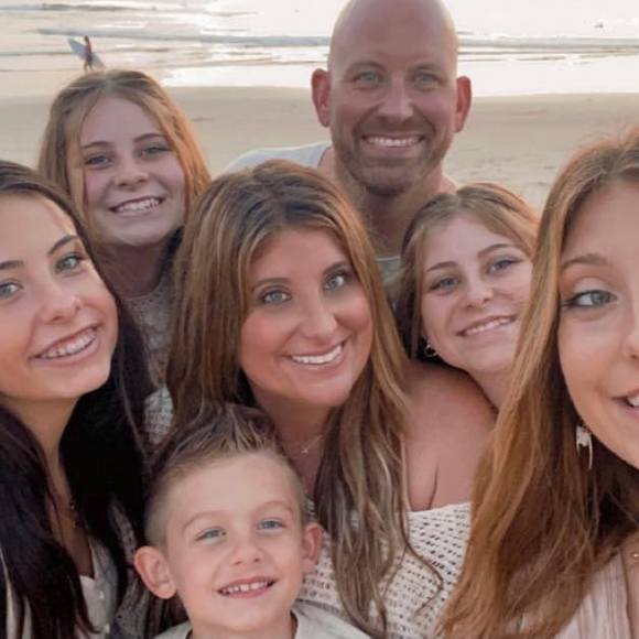 Profile Picture of Maria cefalu Anning (@mariaanning) on Poshmark