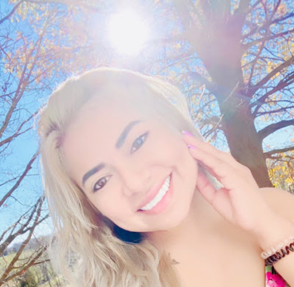 Profile Picture of Merlyn Maldonado (@merlynmaldonado) on Poshmark