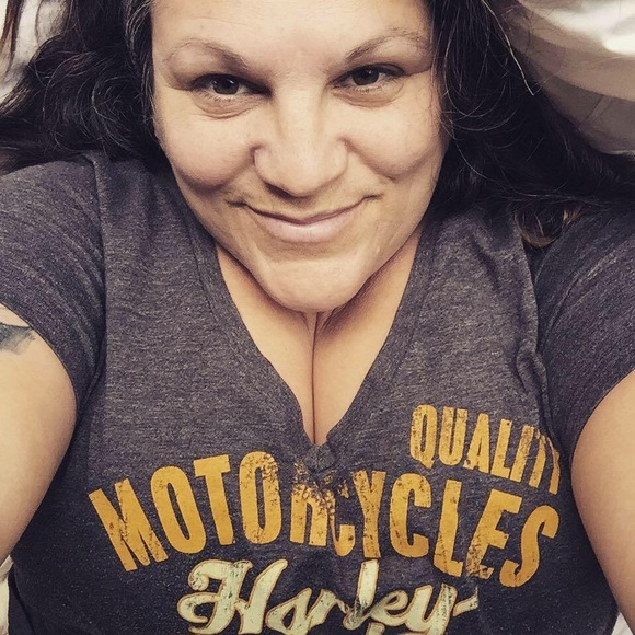 Profile Picture of Nettie Hevle (@nettie209) on Poshmark