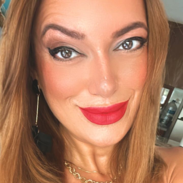 Profile Picture of Karen Lopes (@@adonnakaren) on Tiktok