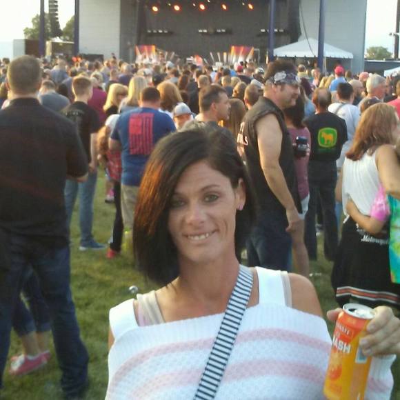 Stacy Mikyska - Poshmark Profile Picture of Stacy Mikyska (@smikyska) on Poshmark