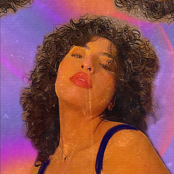 Profile Picture of Liliana Levario (@chongeeze) on Poshmark