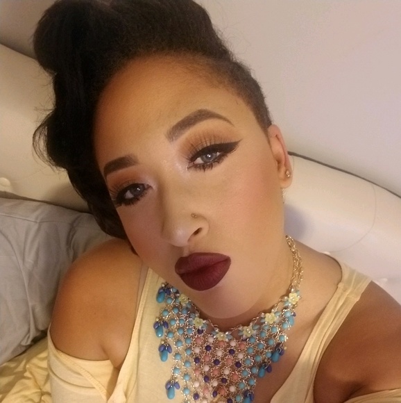 Profile Picture of Shannon Dunbar (@shannont34) on Poshmark