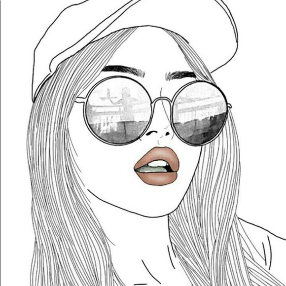 Profile Picture of Jules Quinn (@julesxvl) on Poshmark