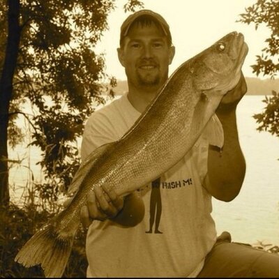 Profile Picture of Chris Graber (@Eyzfishin) on Twitter