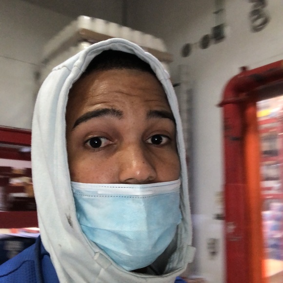 Profile Picture of Gilbert Lorenzo nunez (@gilbertloren224) on Poshmark