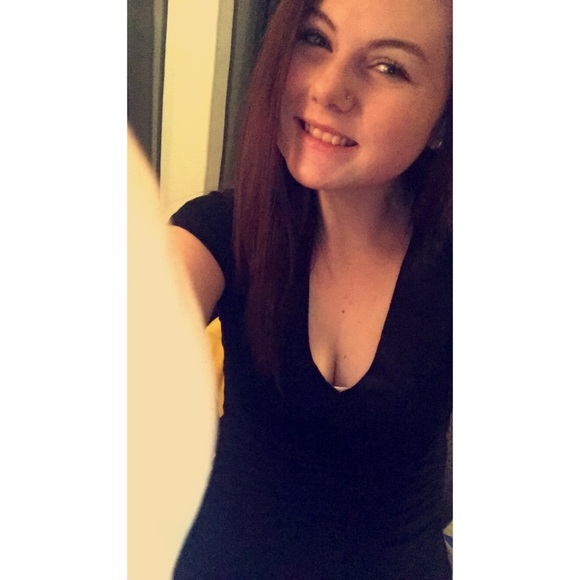 Profile Picture of Baylee Bachtel (@baylee_payton) on Poshmark