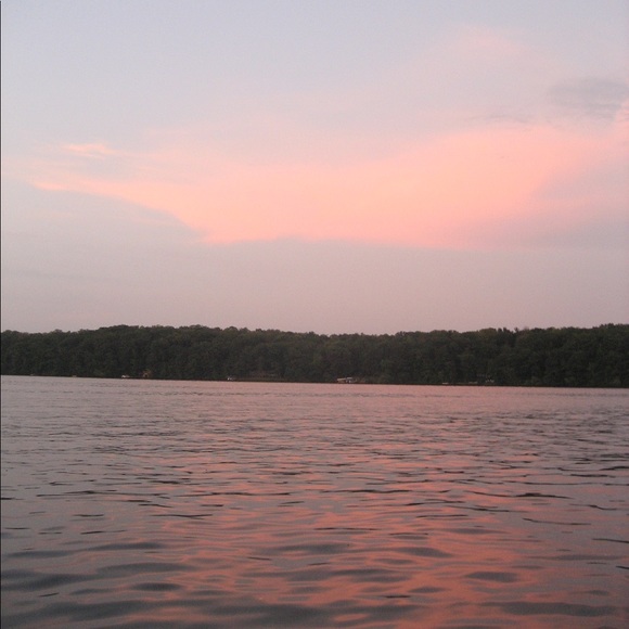 Profile Picture of Sarah Toskey (@sarahtoskey) on Poshmark