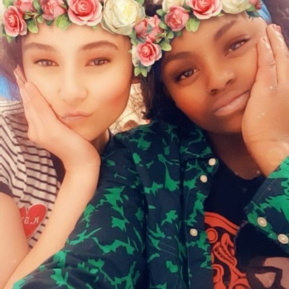 Lebelle Fleure - Poshmark Profile Picture of Lebelle Fleure (@lalunedelapaix) on Poshmark