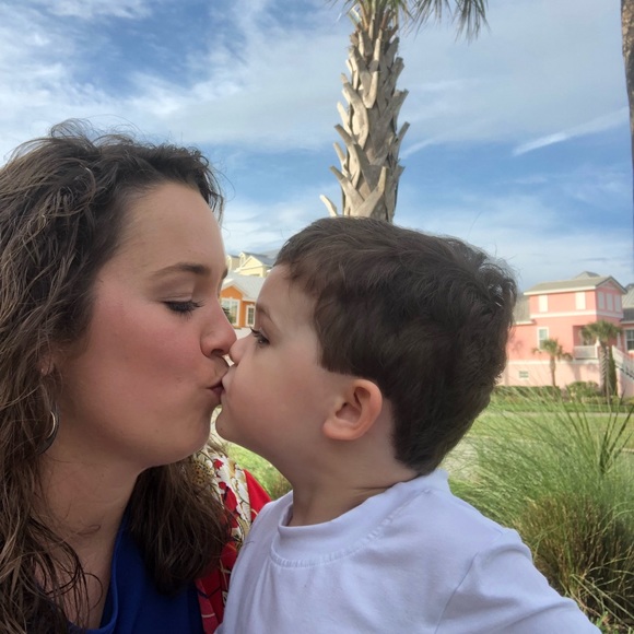 Profile Picture of Ashley Goodroe (@a_goodroe) on Poshmark