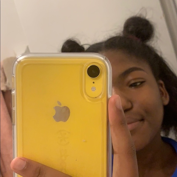 Profile Picture of Symone Scott (@supreme_symone) on Poshmark