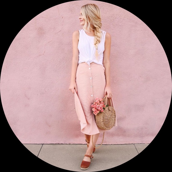 Profile Picture of Hannah Westby (@hanwestby) on Poshmark