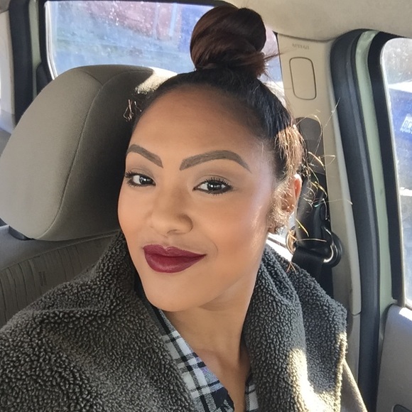 Profile Picture of Pamela Yasutake (@pamelayasutake) on Poshmark