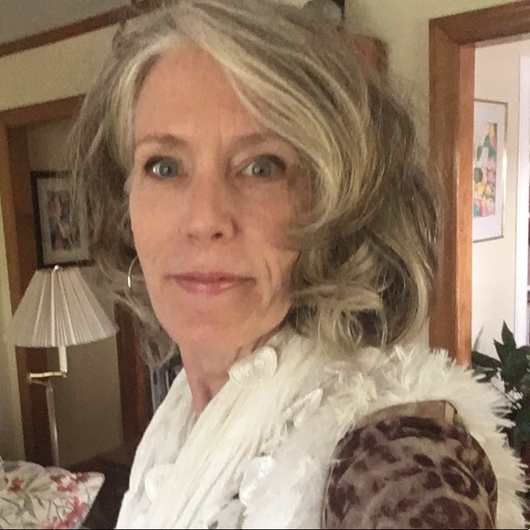 Profile Picture of Crystal Allen (@ccallen61) on Poshmark