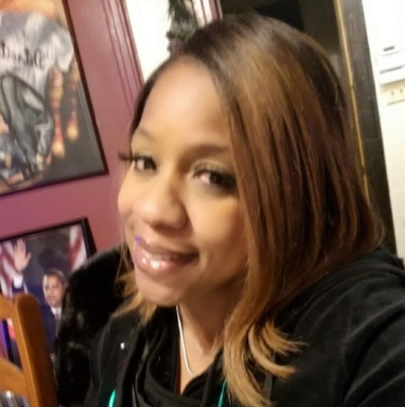 Profile Picture of Audra Chase (@alchase218) on Poshmark