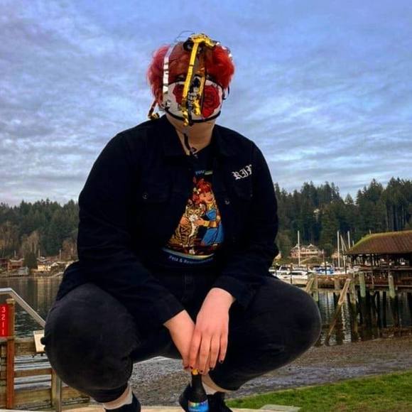 Profile Picture of Shannon Bundrick (@shay_renee0120) on Poshmark