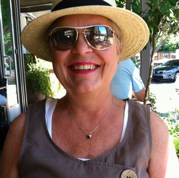 Profile Picture of Brenda Mocny (@brendaspencer) on Poshmark