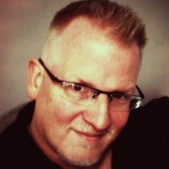 Profile Picture of Michael Tew (@m2editor) on Poshmark