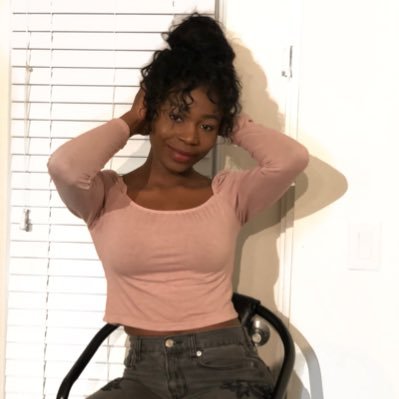 Profile Picture of IVY (@SoIvyy) on Twitter