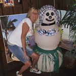 Profile Picture of Kim Tanguay Melton (@skippingtothelue) on Instagram