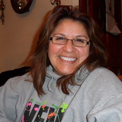 Profile Picture of Shelley Castillo (@theshell531) on Twitter