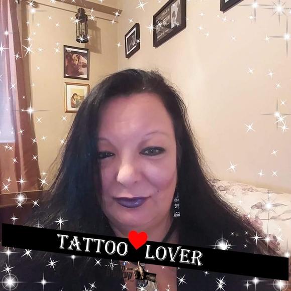 Profile Picture of Yvette Leclerc (@yvettett) on Poshmark