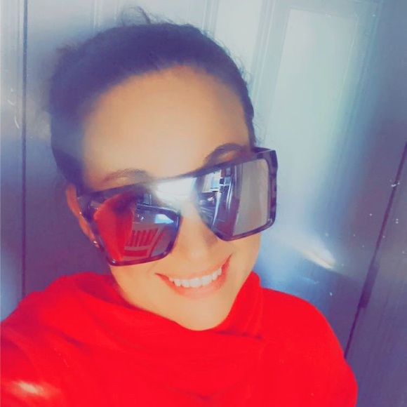 Profile Picture of Ashley Key (@ashleykey332) on Poshmark