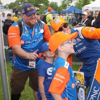 Profile Picture of Michael Crowe (@PapaGrumps) on Twitter