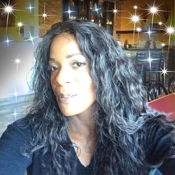 Profile Picture of Dinah Pellicone (@mpellicone1222) on Poshmark