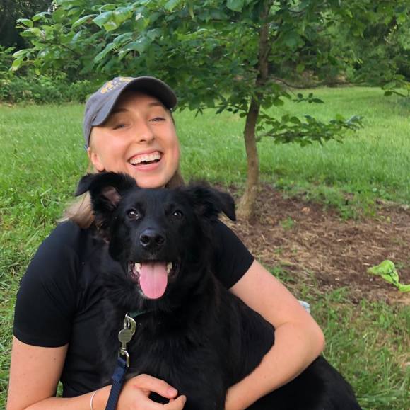 Profile Picture of Anna Holten (@akholten17) on Poshmark