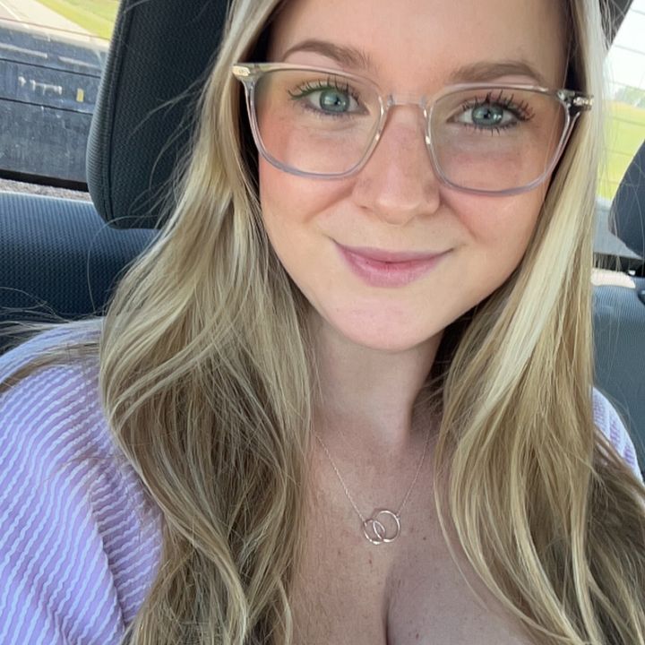 Profile Picture of Ashley Stringfellow (@ashley.stringfell) on Tiktok