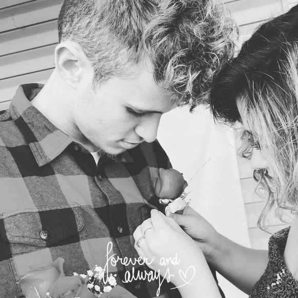 Profile Picture of Jasmine Pelfrey (@jasminepelfrey) on Poshmark