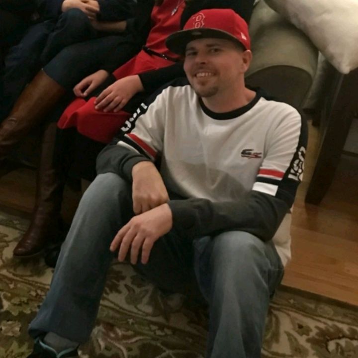 Profile Picture of Kevin (@brokeballer1982) on Tiktok