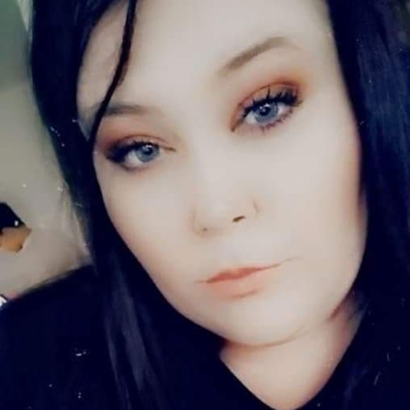 Profile Picture of Taylor Baxter (@taybaby112492) on Poshmark