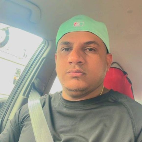 Profile Picture of Miguel Miguel (@josemiguelpv19) on Poshmark