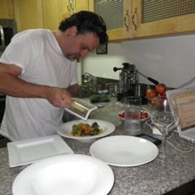 Profile Picture of David Rosenberger (@downtownrooftop) on Twitter