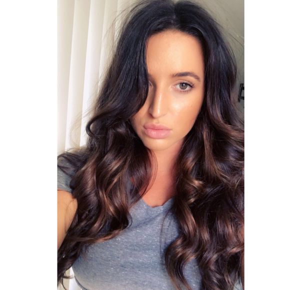 Profile Picture of Sierra Waine (@sierra_waine) on Poshmark