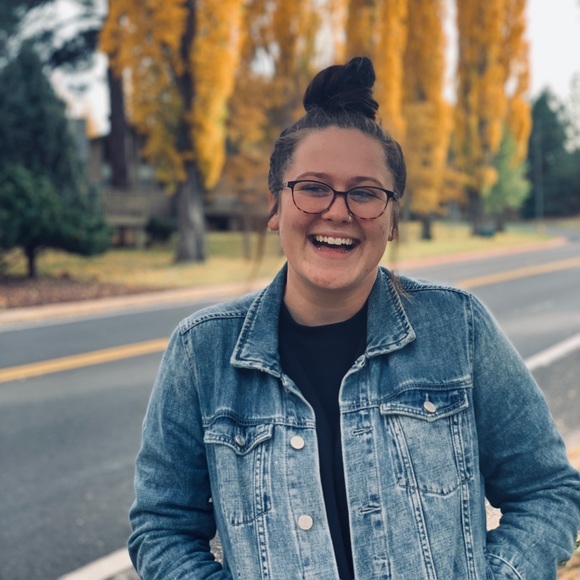 Profile Picture of Kaitlyn Horrall (@kaitlynhorrall) on Poshmark