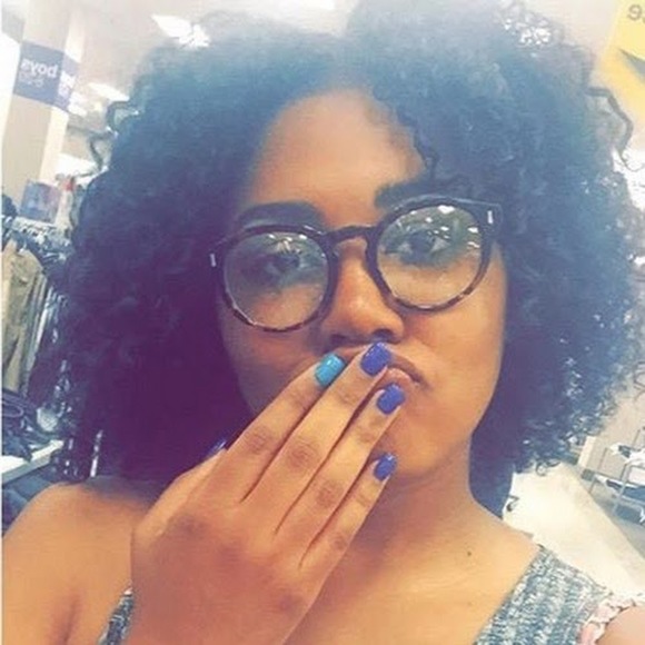 Profile Picture of Lauren Fantroy (@renslure) on Poshmark