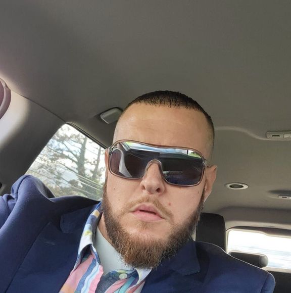 Profile Picture of Joe Lyons (@jlf913) on Poshmark