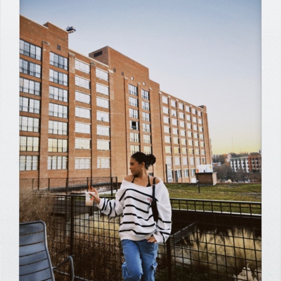 Profile Picture of Kristina casandra Dalere (@bumkeysss) on Poshmark