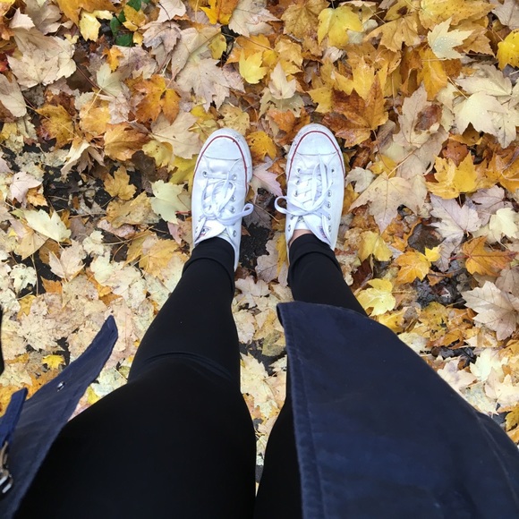 Profile Picture of Jen Huang (@pleasantparcel) on Poshmark