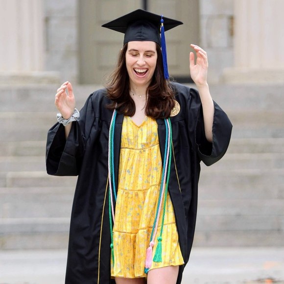 Profile Picture of Alyson Neiner (@alysonpaige9) on Poshmark